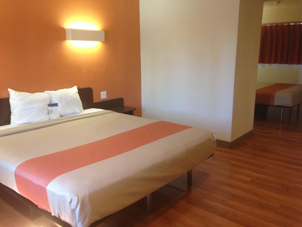 Motel 6 Gardena Room photo
